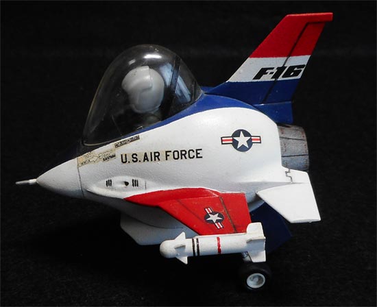 F16ファルコン たまご飛行機